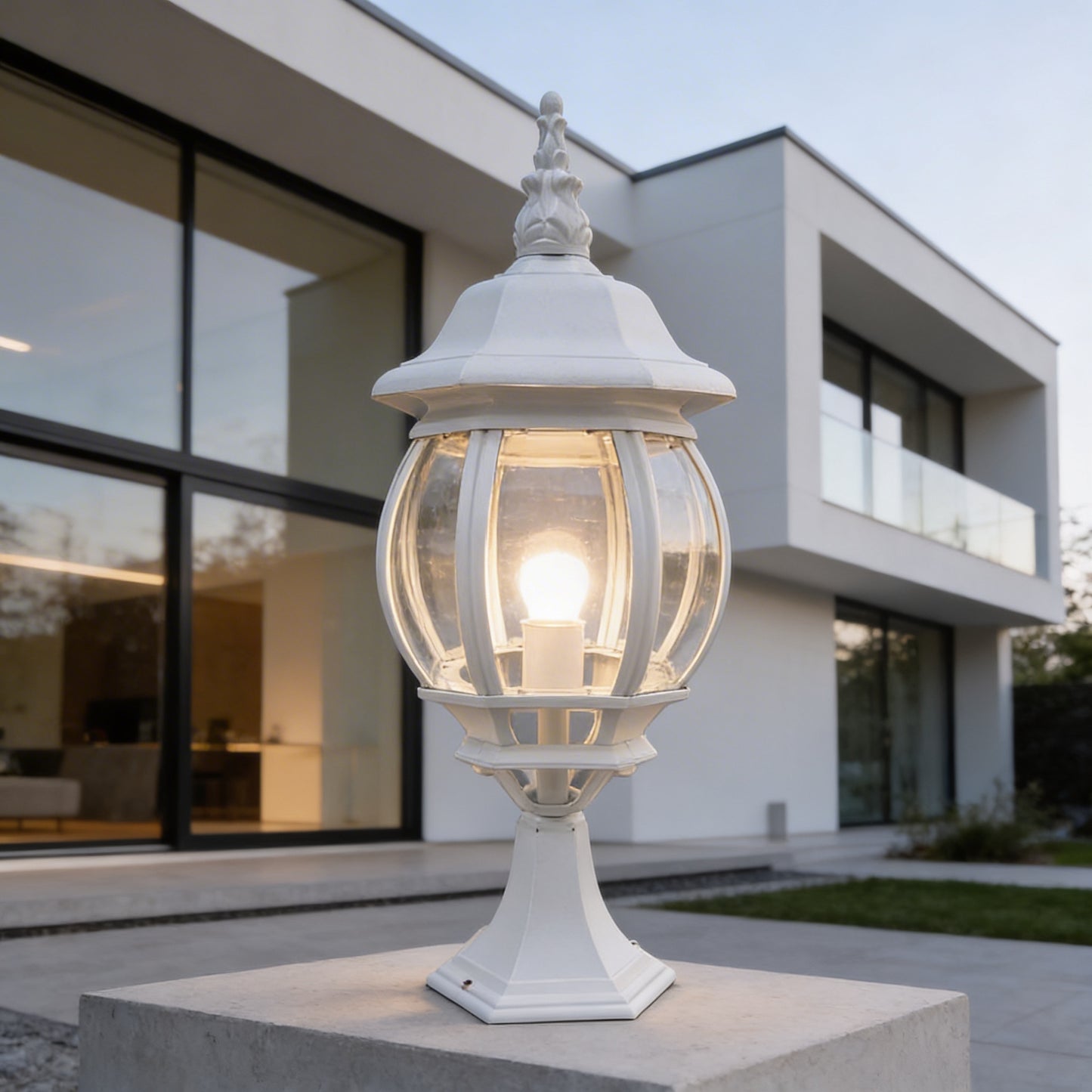 Classic Garden Pillar Light