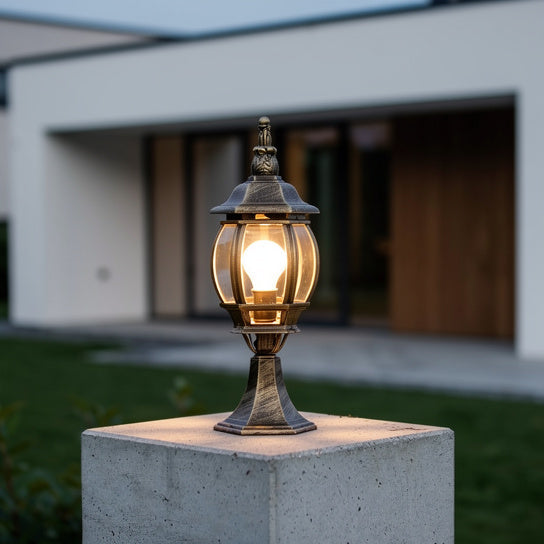 Classic Garden Pillar Light