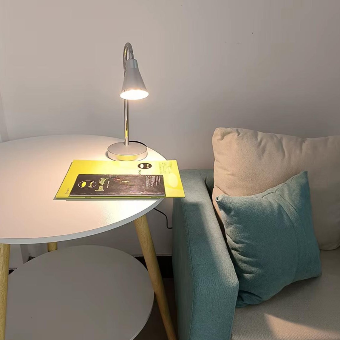 Flexible Head Table Lamp