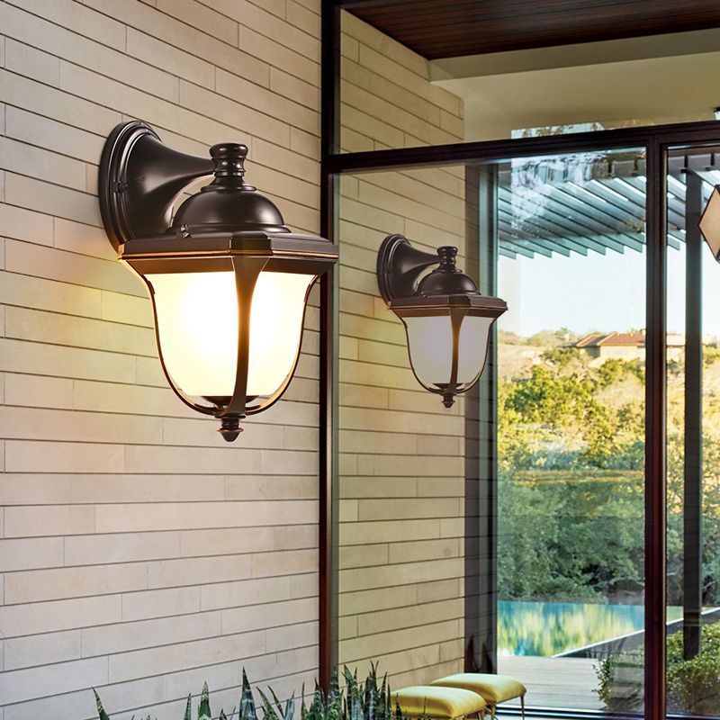 Vintage Outdoor Wall Lamp