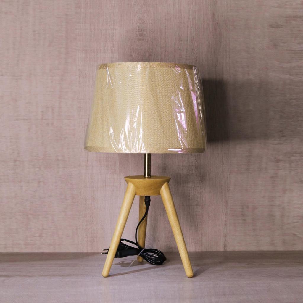 Tripod Table Lamp